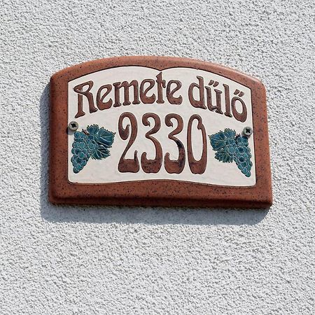 Remete-Lak Hotell Villány Exteriör bild