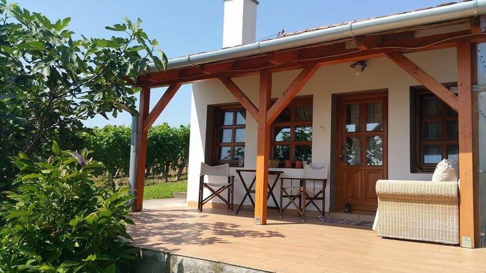 Remete-Lak Hotell Villány Exteriör bild